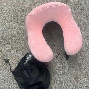 Head rest for travel